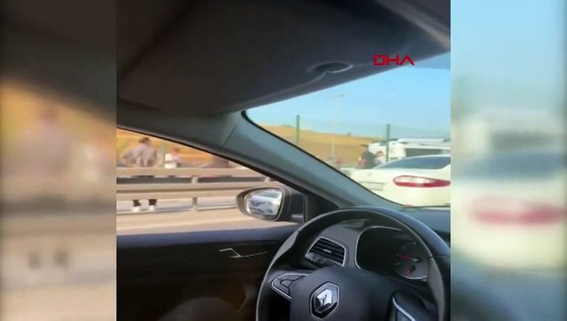 Sefaköy'de metrobüs kazası: Yaralılar var