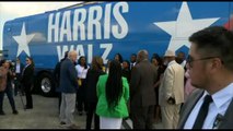 Harris e Walz in campagna alla conquista della Georgia in maxi pullman