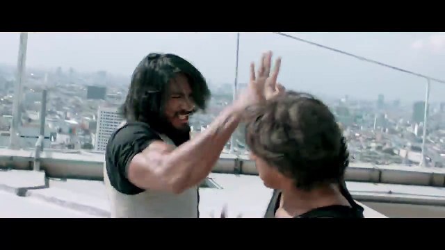 Vidyut Jammwal's Stunning Action Climax - Commando 2 - Movie Scenes - Deven Bhojani - Esha Gupta