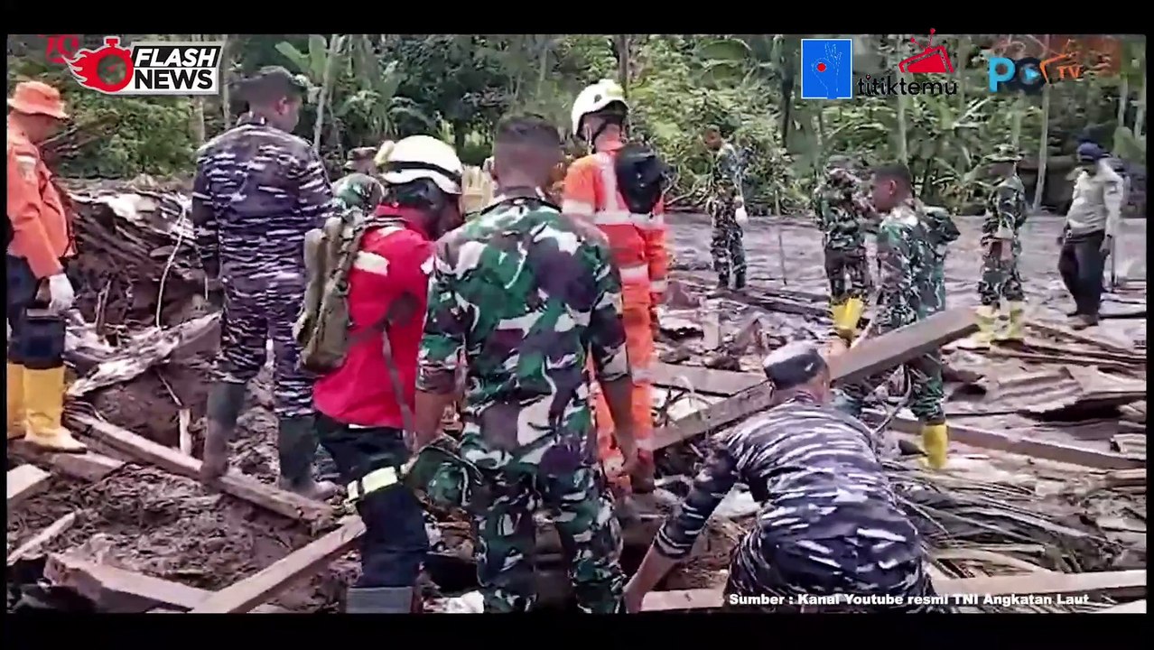 TNI AL Dan Tim SAR Gabungan Gerak Cepat Lakukan vEvakuasi Korban Banjir Bandang Di Ternate