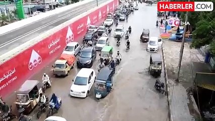 Pakistan'da muson yağışlarının bilançosu ağırlaşıyor: 260 ölü