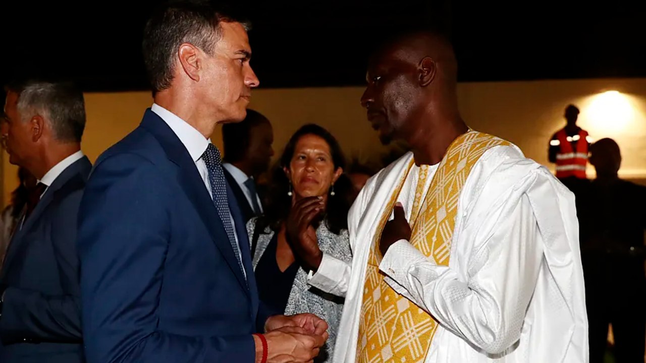 Sánchez afirma ahora que "es imprescindible" la devolución de los migrantes irregulares