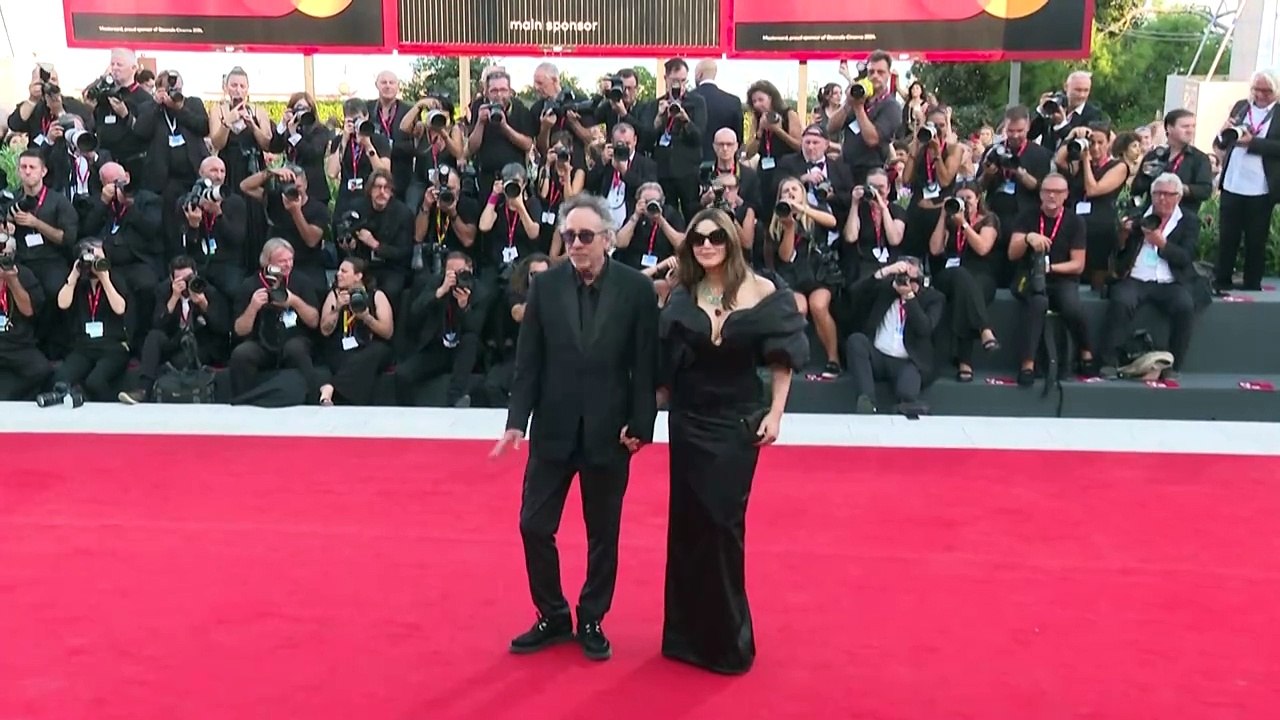 Mostra de Venise: Tim Burton, Jenna Ortega et une pluie de stars sur le tapis rouge