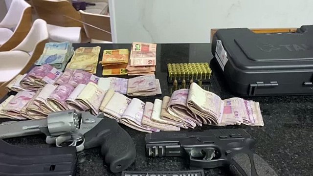 Armas e celulares são apreendidos com PMs suspeitos de sequestro