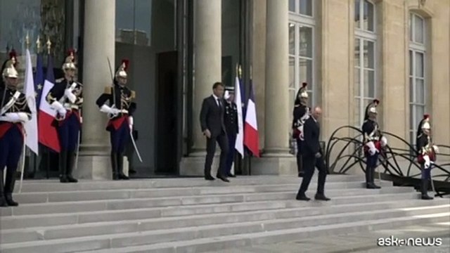 Keir Starmer all'Eliseo accolto da Emmanuel Macron