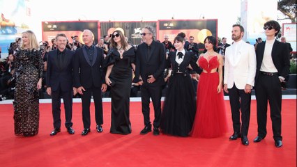 La alfombra roja del Festival de Cine de Venecia recibe a los artistas