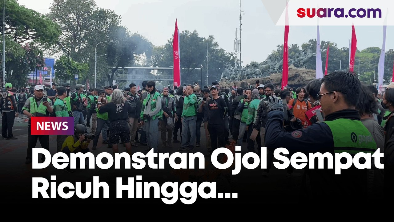Demonstran Ojol Sempat Ricuh Hingga Bakar Kardus dan Ban