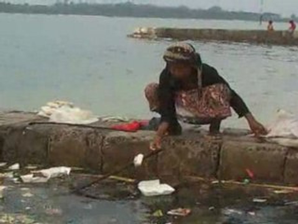 Teluk Jakarta, Under Pressure (lang ID)