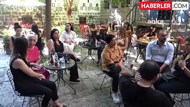 Diyarbakır'daki Saldırıya Uğrayan Kafeyi Ziyaret Eden CHP Kadın Kolları Genel Başkanı Kaya: Kadın Özgürlüğüne Bizatihi Bir Saldırı Söz Konusu