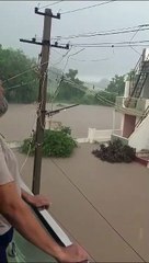 Rain cyclone Gujarat danger situation