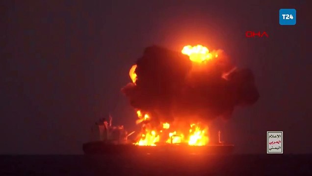 Husiler, Kızıldeniz'de saldırdığı Yunan bandıralı tankere erişim izni verecek; ciddi sızıntı riski var