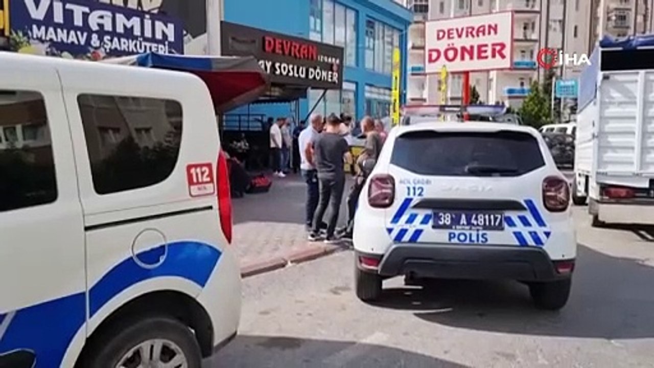 Kayseri'de Tartışan İki Grup Arasında Silah Konuştu!