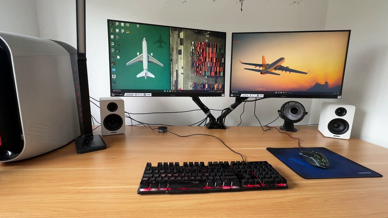 FlexiSpot - The Best DESK For your Tech!