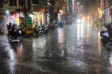 दिन में ​खिली धूप, शाम को मंडराए बादल, रात को तेज बरसात