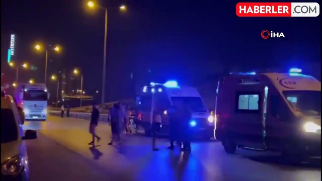 Gişe çıkışında çarpışan tırlar alev alev yandı: 1 ölü, 1 yaralı