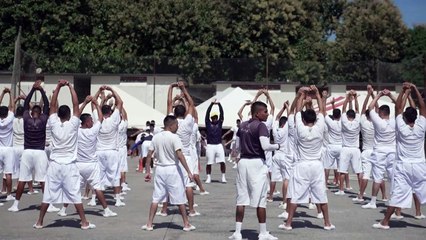 Miles de presos que colaboraban con pandillas aprenden oficios en El Salvador