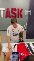 Beşiktaş'ın Parlayan Yıldızı Semih Kılıçsoy, Sivasspor Maçından Sonra Taraftarlara İmza Dağıttı ✍️