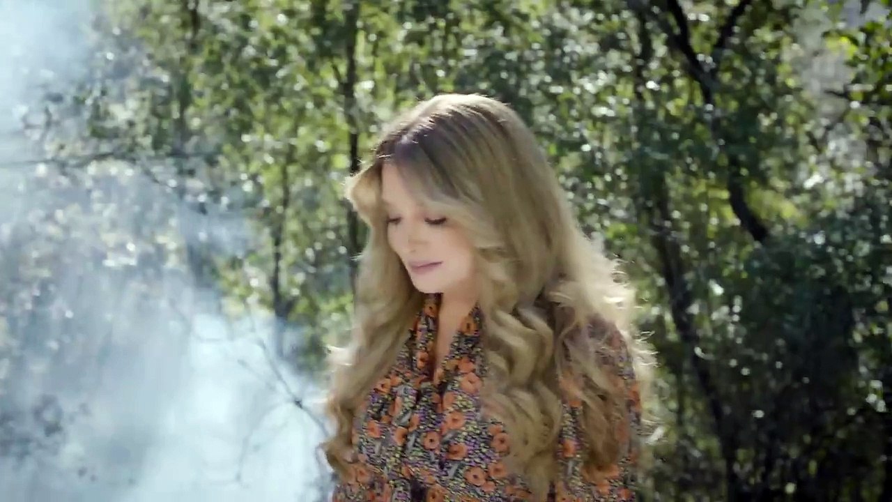 Soumaya Baalbaki - Aynaka Watani   ‎سمية بعلبكي  - عيناك وطني