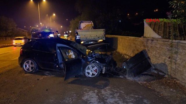 Park halindeki TIR’a çarpan otomobilin sürücüsü hayatını kaybetti