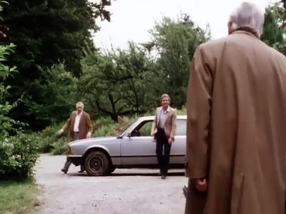 Derrick  S06E13 - Tod im See