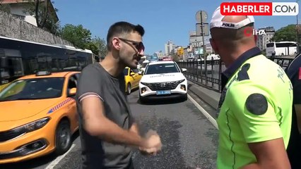 Beyoğlu'nda freni patlayan taksi refüje çıkarak durabildi