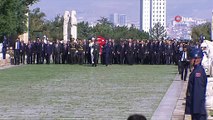Cumhurbaşkanı Erdoğan, 30 Ağustos Zafer Bayramı dolayısıyla Anıtkabir'i ziyaret etti