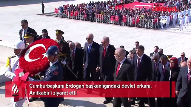 Cumhurbaşkanı Erdoğan başkanlığındaki devlet erkanı, Anıtkabir'i ziyaret etti