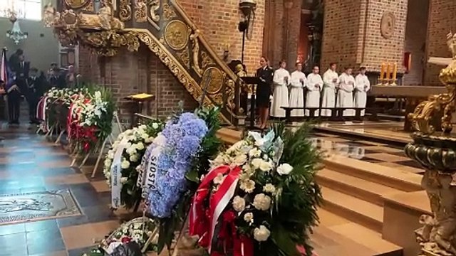 Pogrzeb strażaka z Poznania. Msza Święta żałobna w katedrze