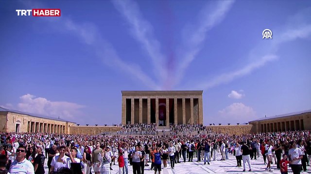 Türk Yıldızları'ndan 30 Ağustos'a özel uçuş