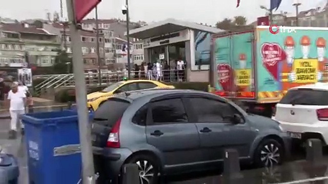İstanbul Anadolu Yakası'nda sağanak yağış etkili oluyor