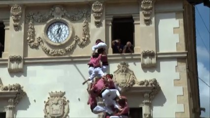 Una niña grave tras caer desde gran altura por el derrumbe del casteller