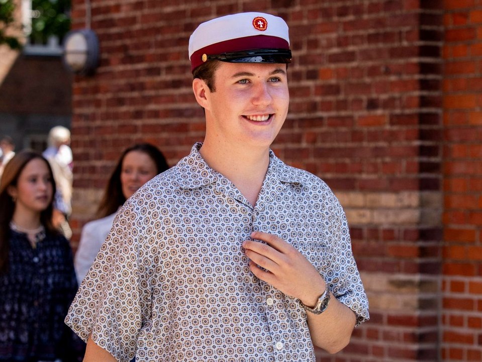 Dänischer Kronprinz Christian bricht zu Auslandsreise auf