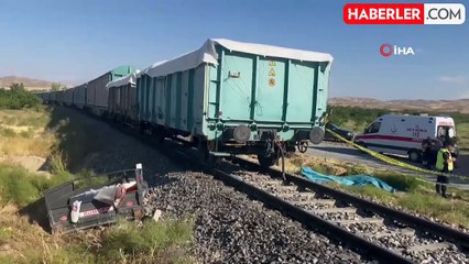 Malatya'da çapa motoru yük treninin altında kaldı: Anne ve 2 çocuk hayatını kaybetti