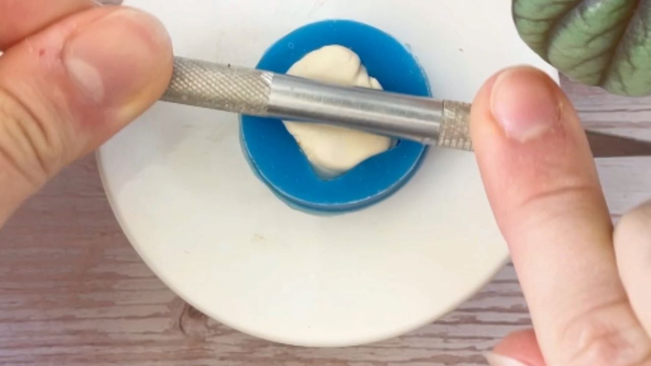 Transforming leisure into art: Delicate process of making tiny avocado toasts with clay