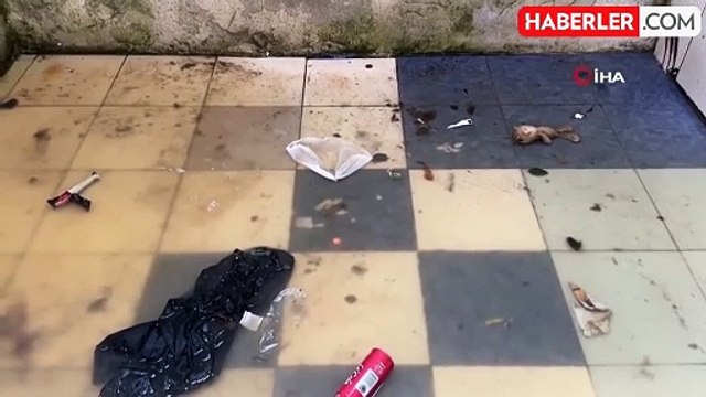 Arnavutköy'de kanalizasyon taşınca yaşlı çiftin evini lağım suyu bastı