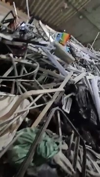 80kgs de sucatas são apreendidas em ferro velho clandestino de Santos e proprietário é preso