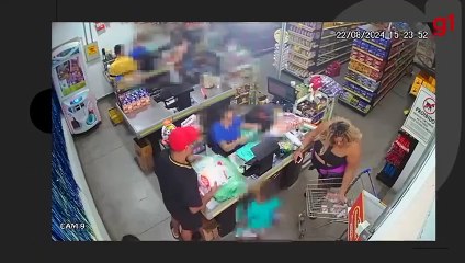 Mujer defiende a su hijo tras ser acusado de robo