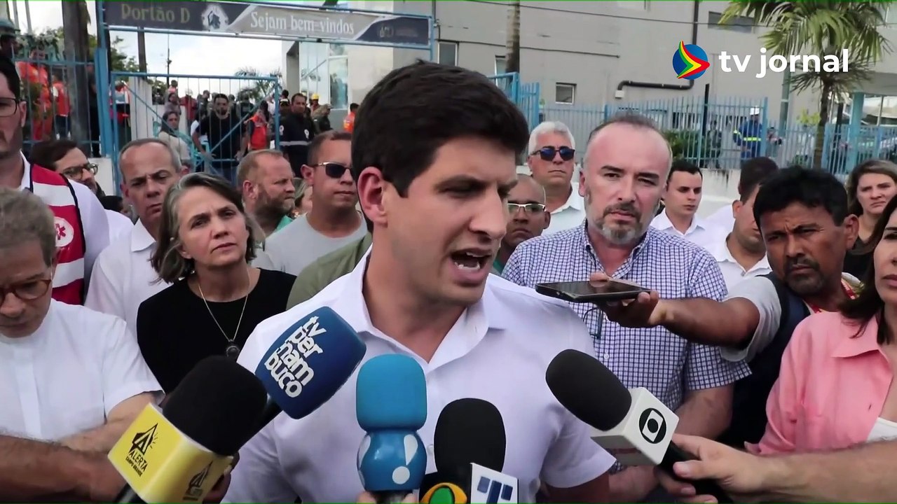 Morro da Conceição: João Campos confirma duas mortes em desabamento de teto em Santuário