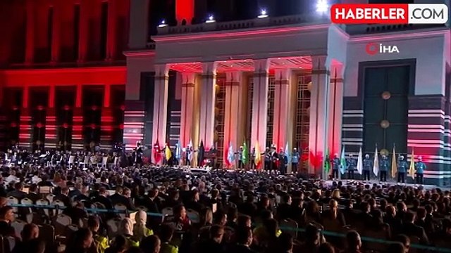 Cumhurbaşkanı Erdoğan: İstiklal ve istikbalimiz uğrunda canlarını ortaya kahramanların fedakarlıklarını hiçbir zaman unutmadık, unutmayacağız