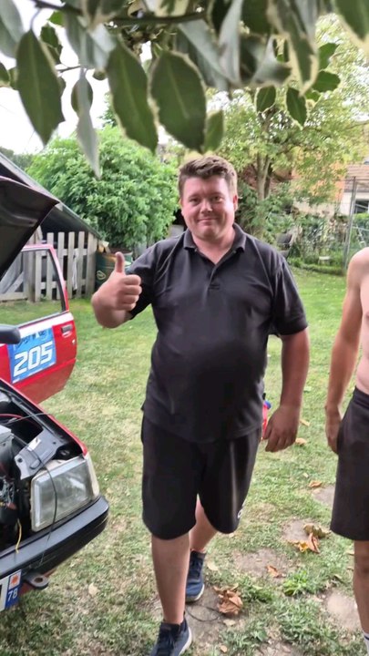 Démarrage de notre nouveau moteur pour notre 205 !