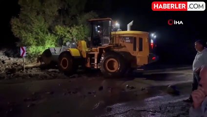 Yağış nedeniyle taşan dere karayolunu ulaşıma kapattı