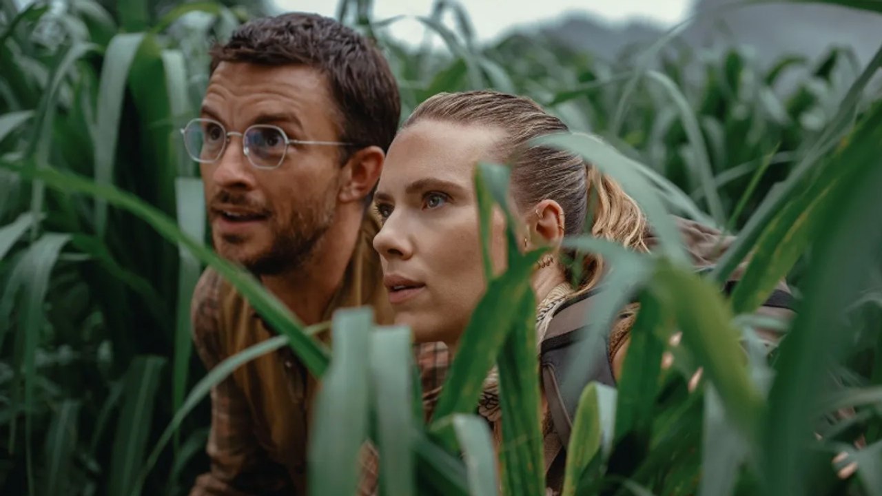 First Look at Scarlett Johansson, Jonathan Bailey in 'Jurassic World' Sequel | THR News Video