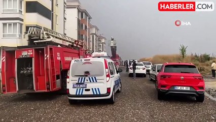 Yıldırım düşen apartmanda çıkan yangında 4 kişi dumandan etkilendi