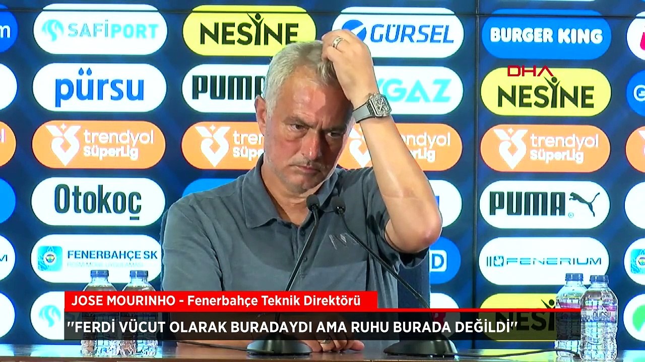Fenerbahçe teknik direktörü Jose Mourinho: Türkiye'de sadece Galatasaray kart görmüyor