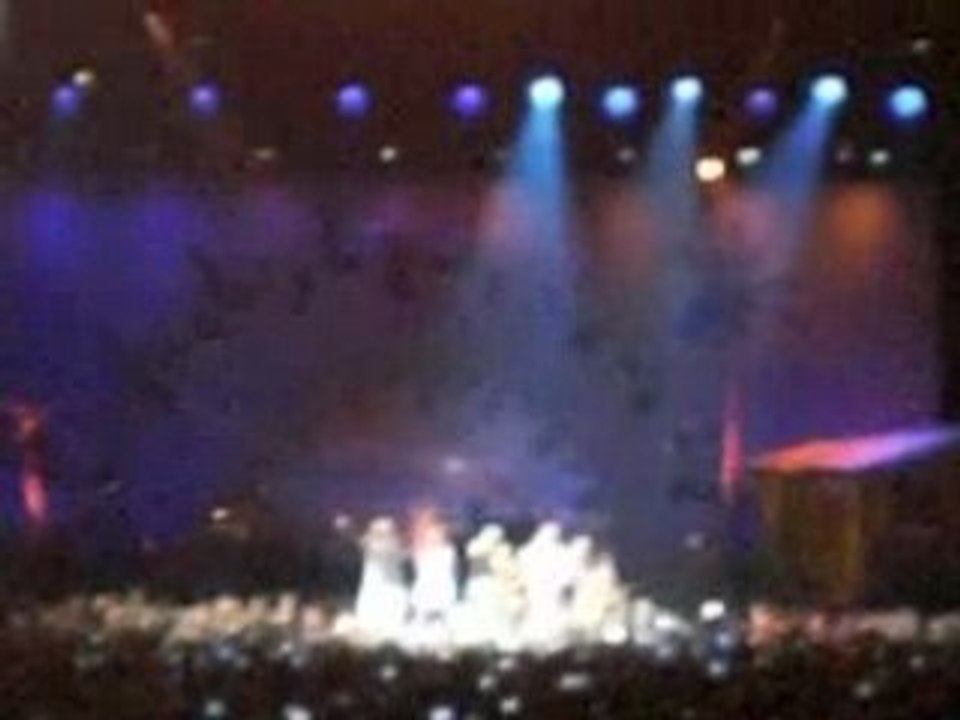 concert christophe mae avec diams qui vien sur scene!!!!