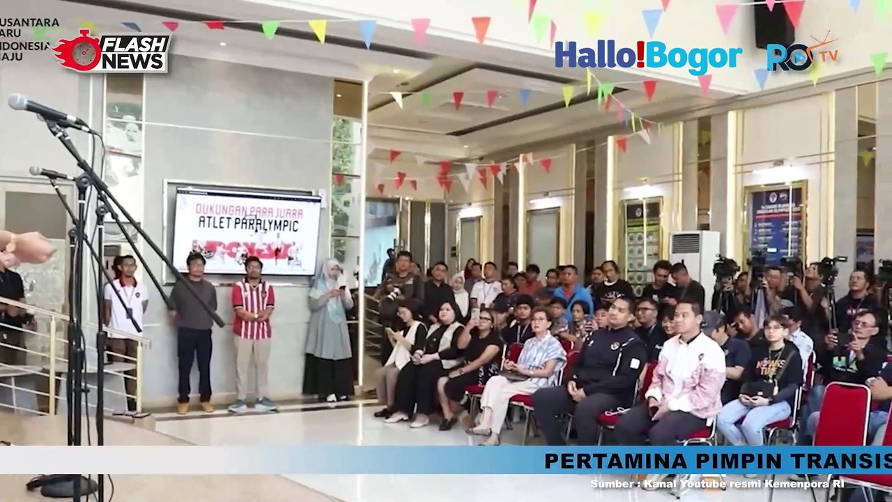 Menpora Dito Apresiasi Desain Kostum Karya Didiet Maulana untuk Kontingen Paralimpiade Paris 2024
