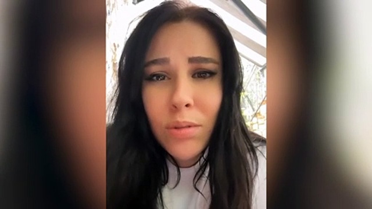 Ferdi Tayfur'un kızı ateş püskürdü! Yani senin sanatçılığın ile benim soyadımın ne alakası var yahu...