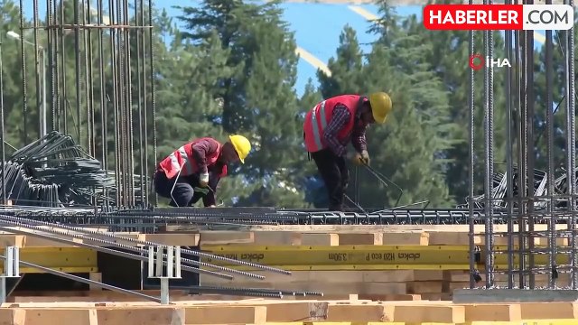 Bingöl'de 269 adet sismik izolatörün kullanıldığı 500 yataklı hastane yükseliyor