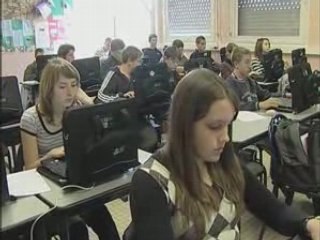 2007_Francais_'un collegien un ordinateur portable'