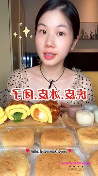 #69 Desserts Mukbang ASMR || Cream puffs, Mooncake, Tigerskin roll / Jiangduoduo